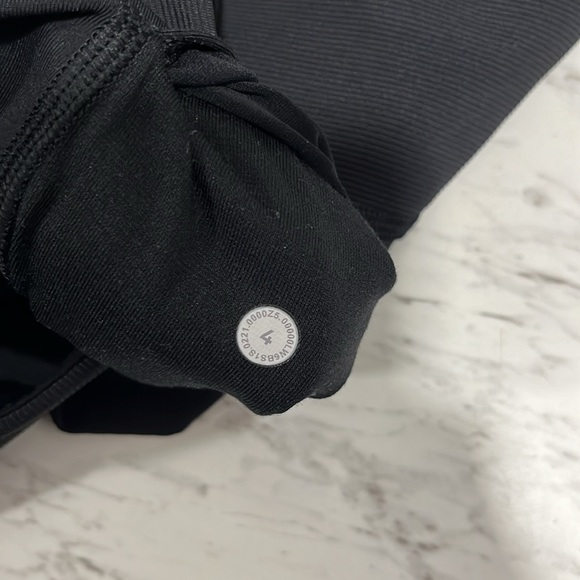 Lululemon Ribbed Contoured High Rise Crop *17" - Picture 8 of 8